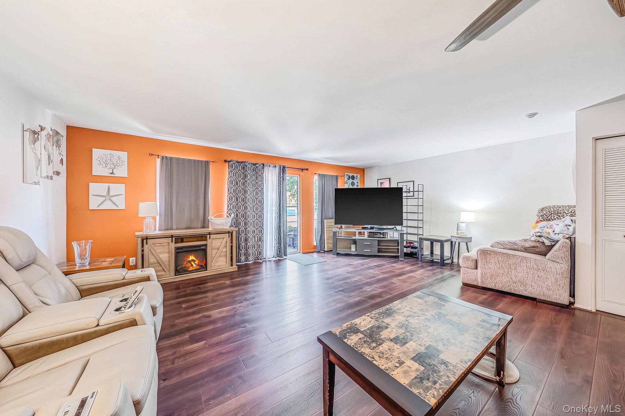 11 Glen Hollow Drive, Unit D7 photo 4