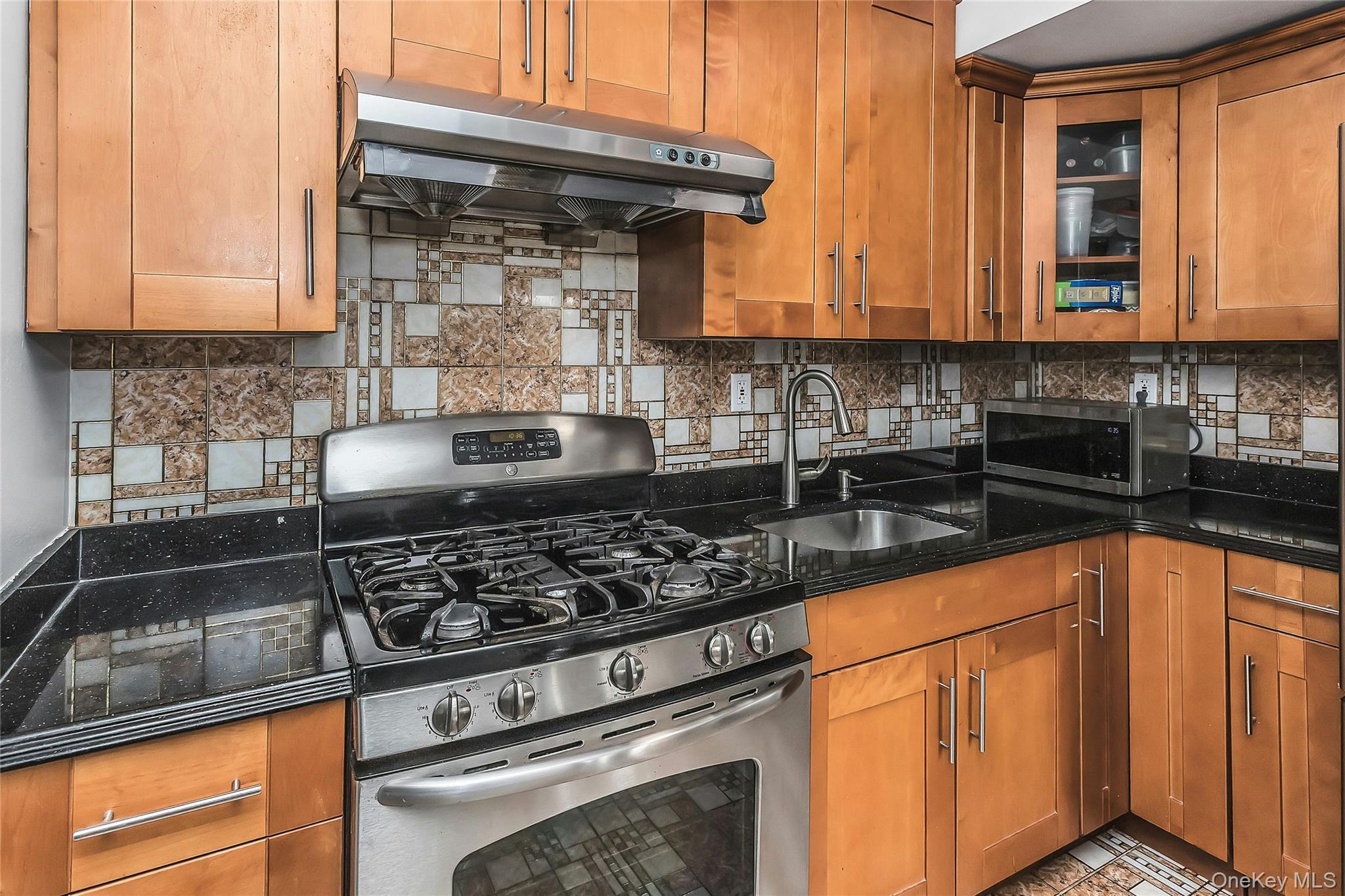 85-10 Elmhurst Avenue, Unit 5B photo 8
