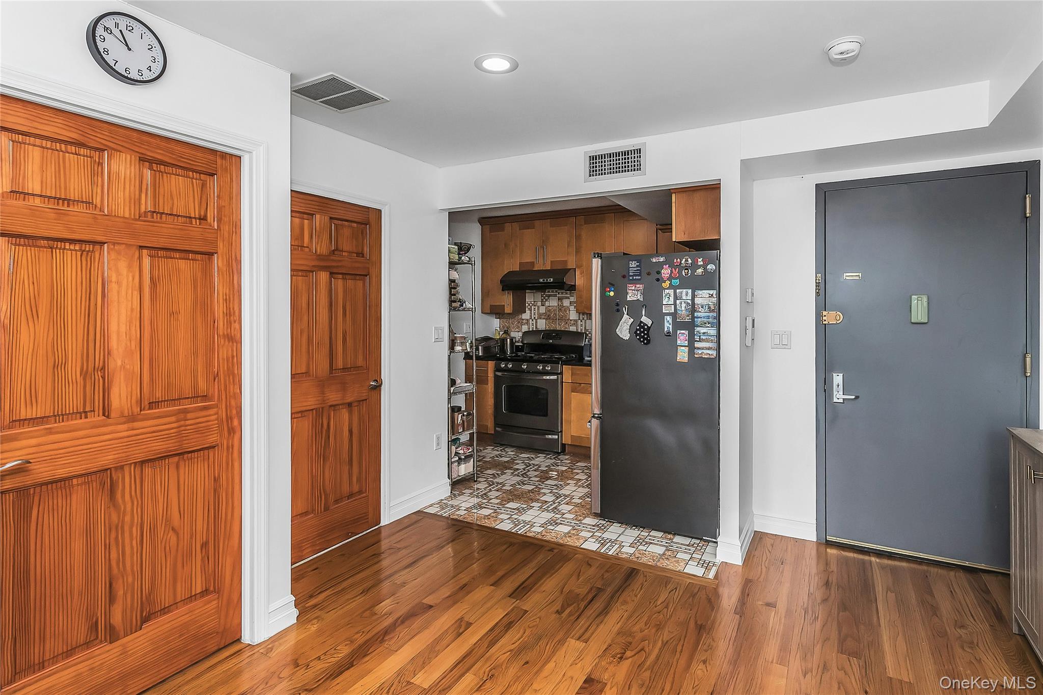 85-10 Elmhurst Avenue, Unit 5B photo 7