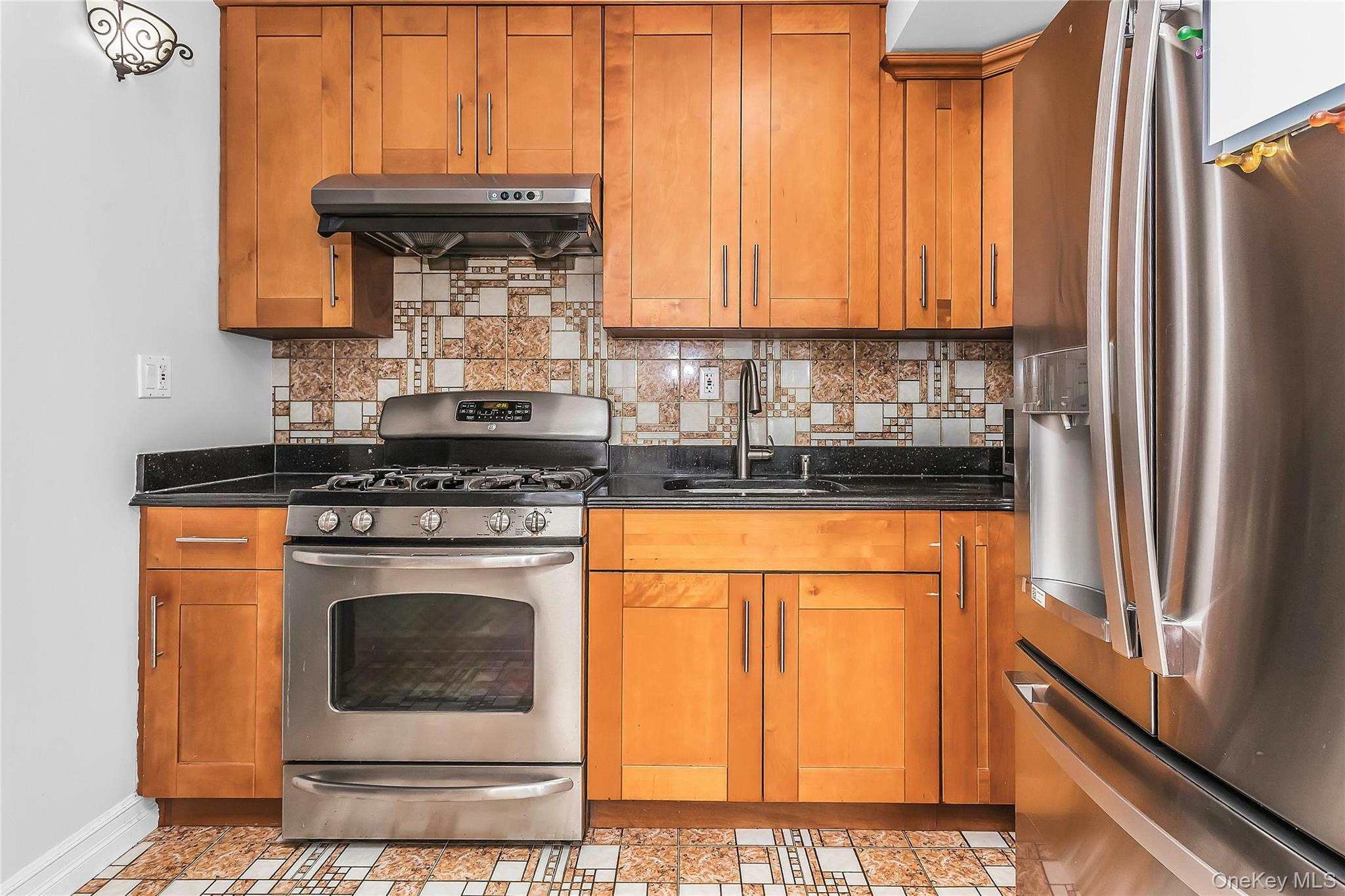 85-10 Elmhurst Avenue, Unit 5B photo 10