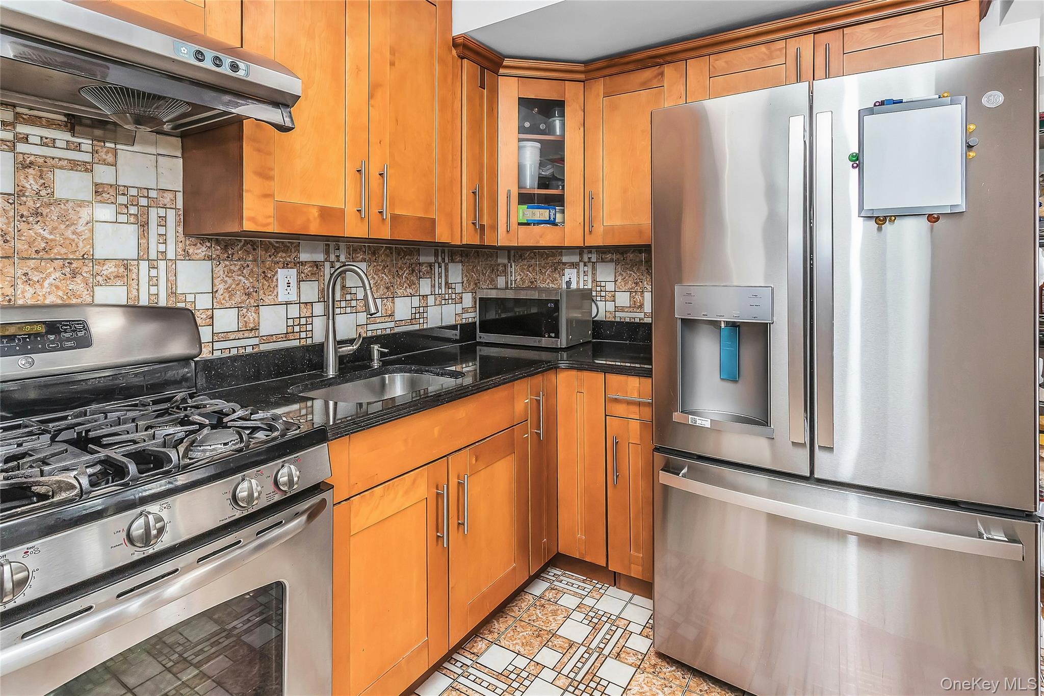 85-10 Elmhurst Avenue, Unit 5B photo 9