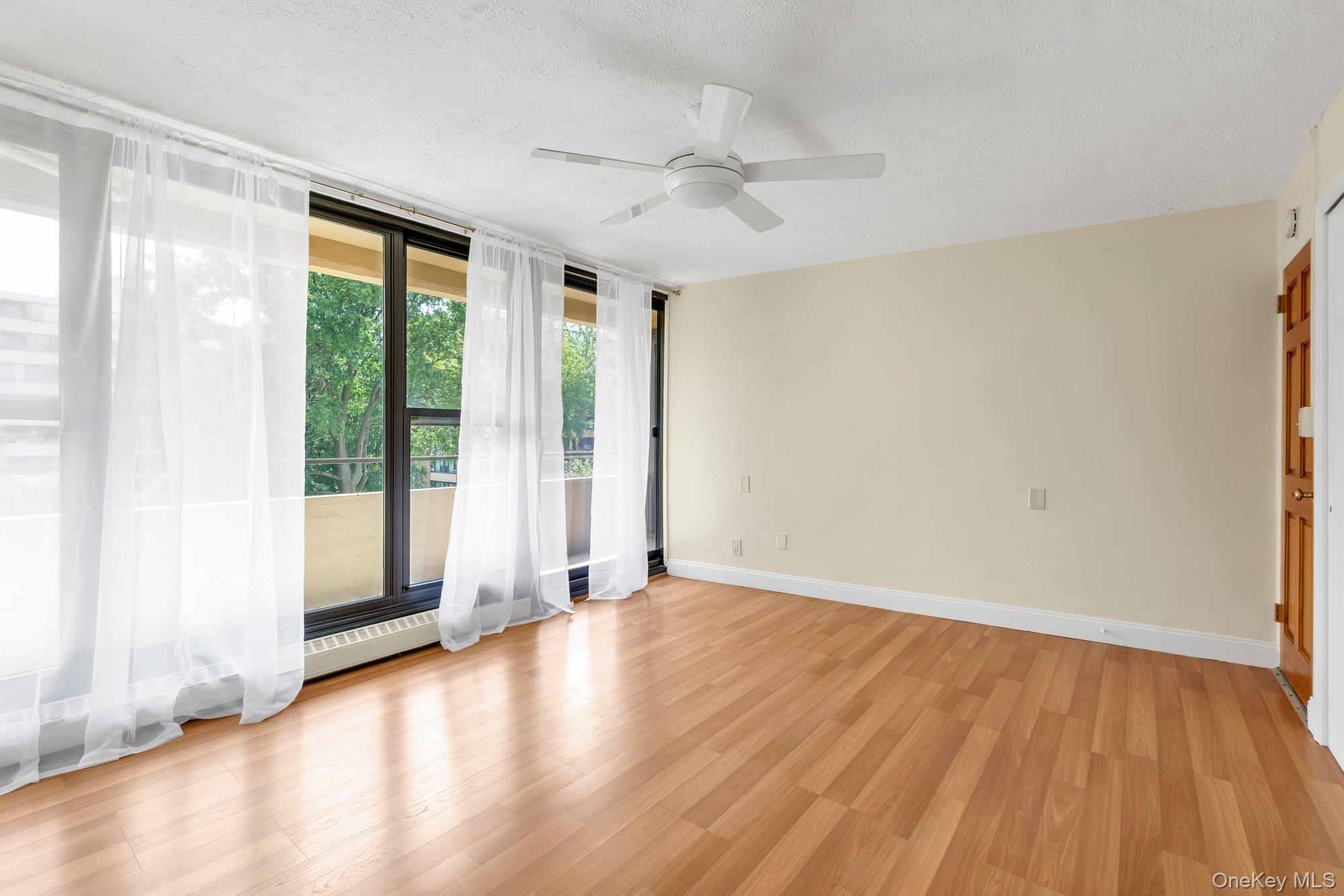 10-01 162 Street, Unit 4A photo 6
