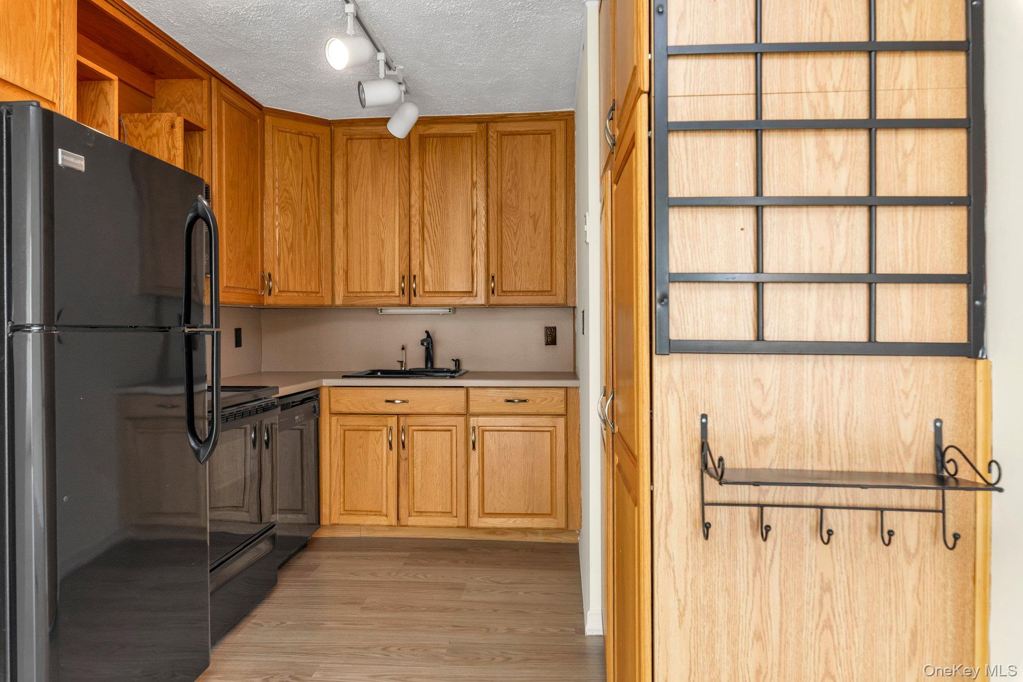 10-01 162 Street, Unit 4A photo 3