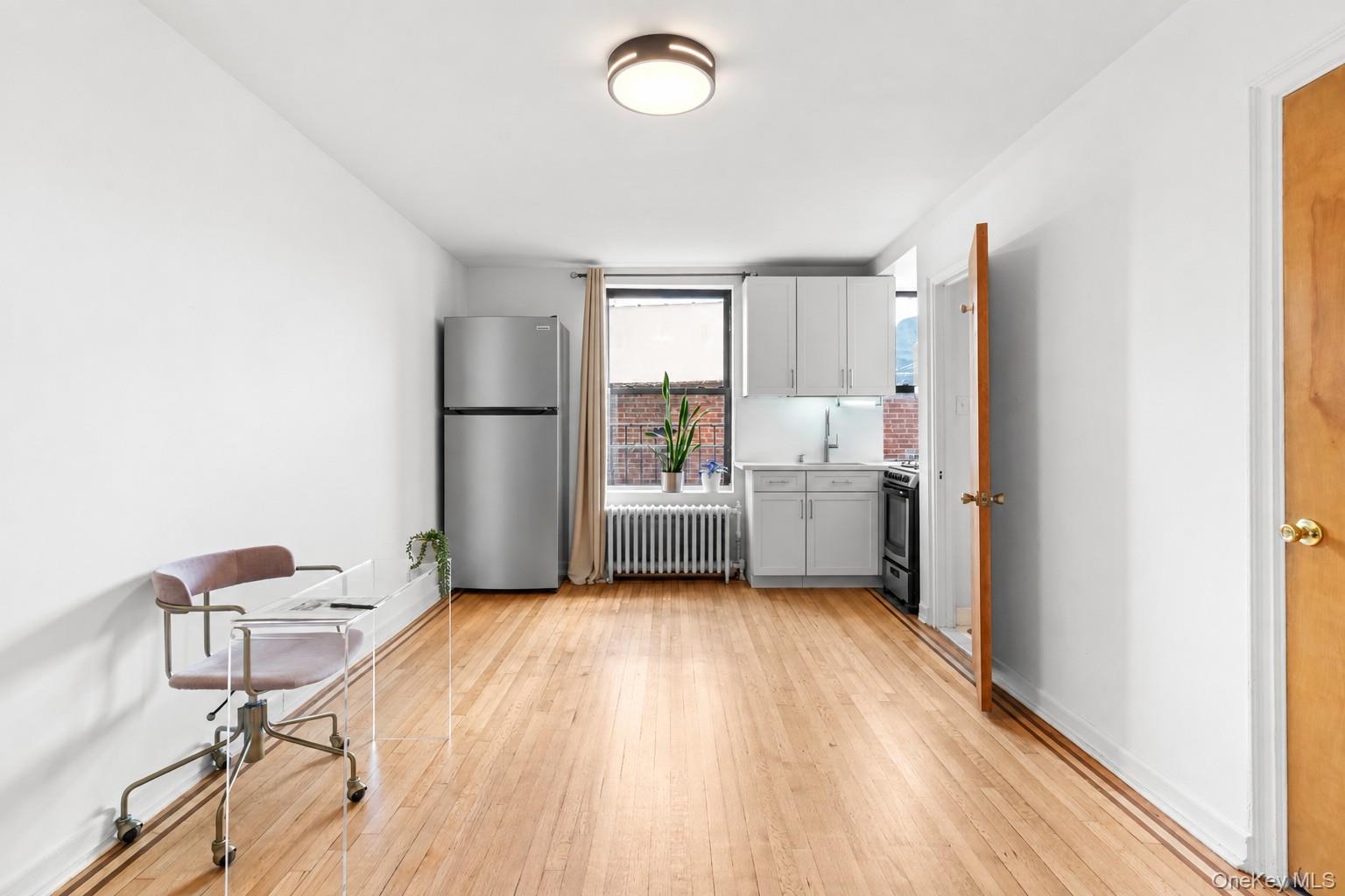 300 8th Avenue, Unit 4N