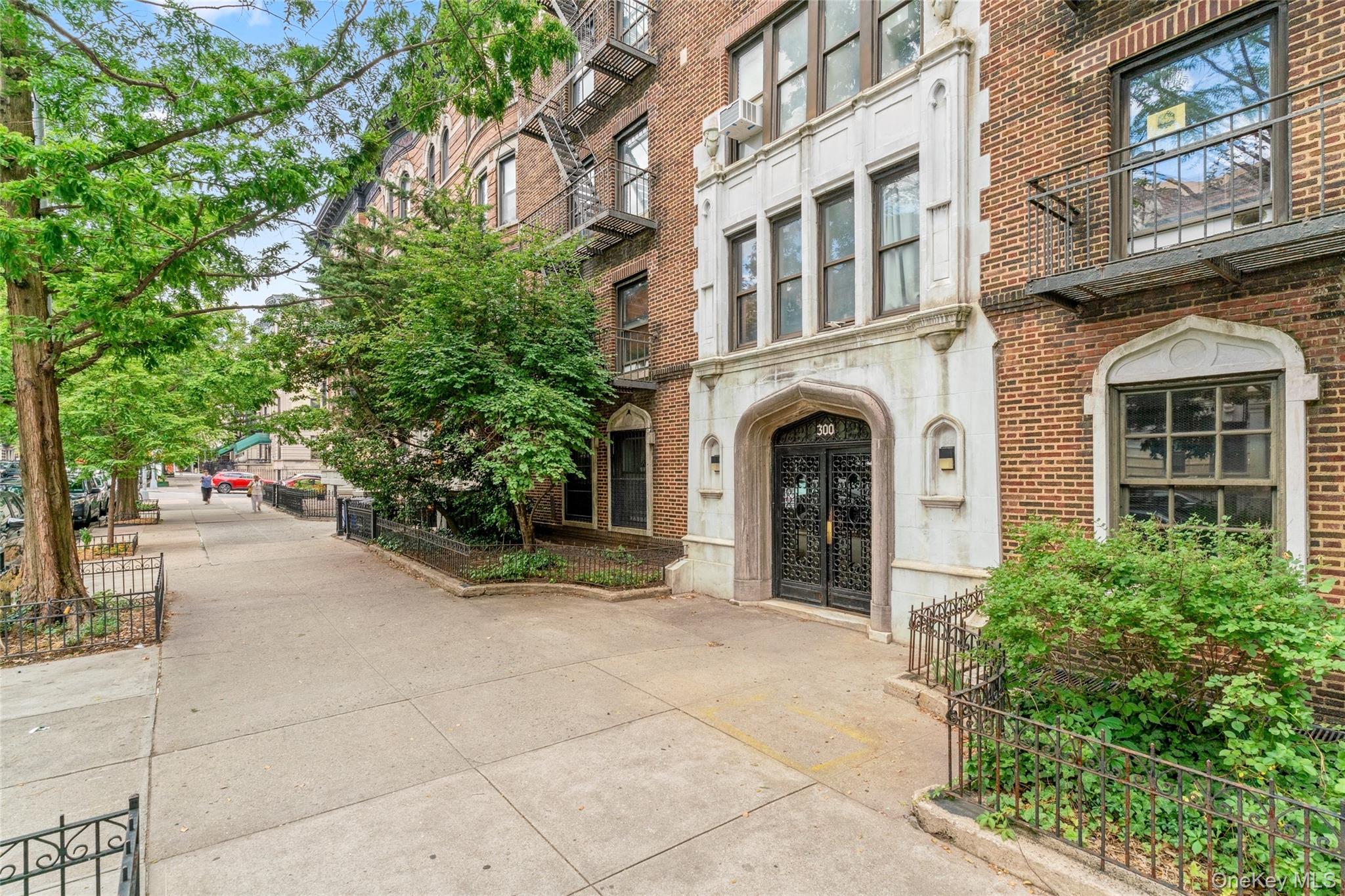 300 8th Avenue, Unit 4N photo 16
