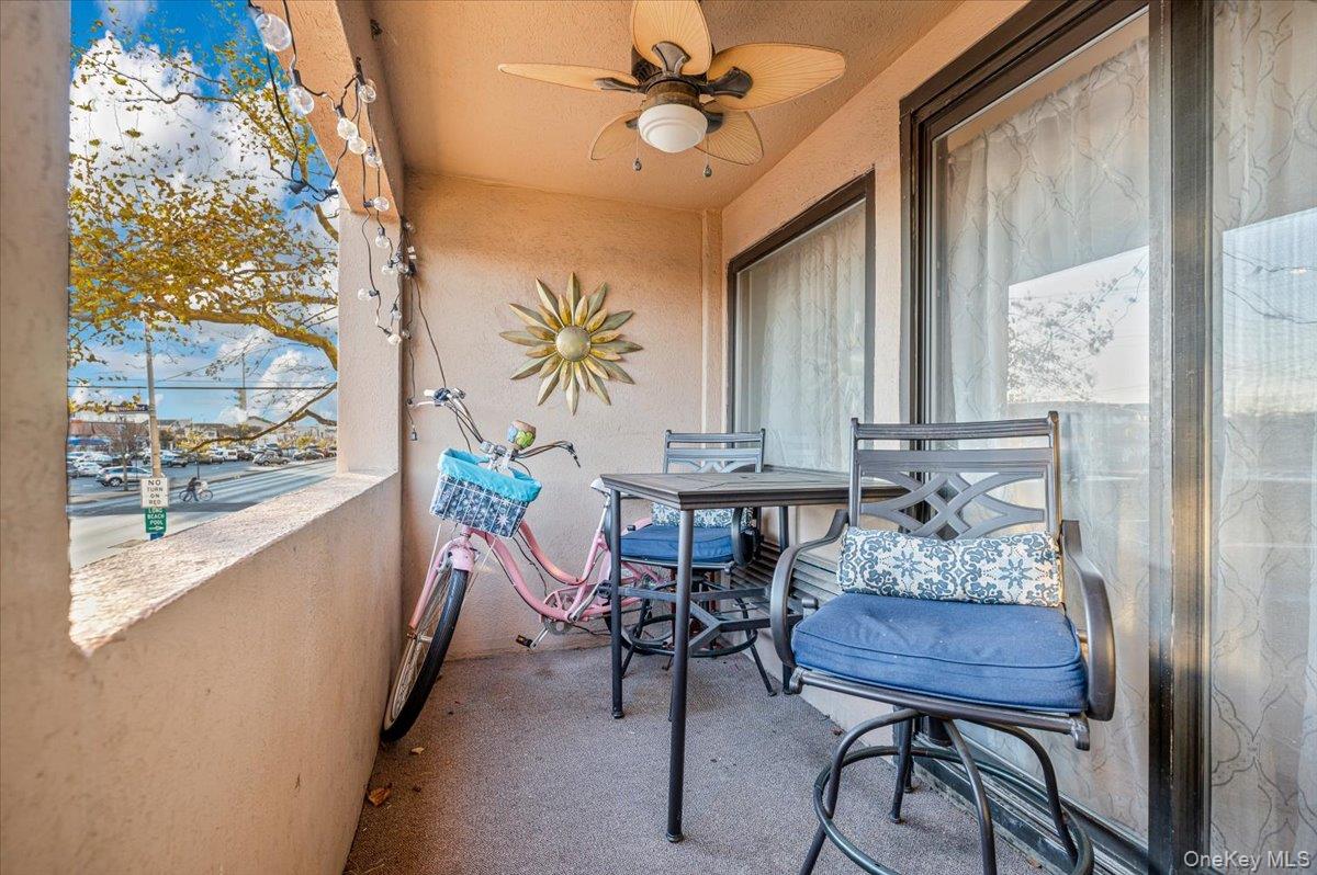 185 W Park Avenue, Unit 201 photo 17