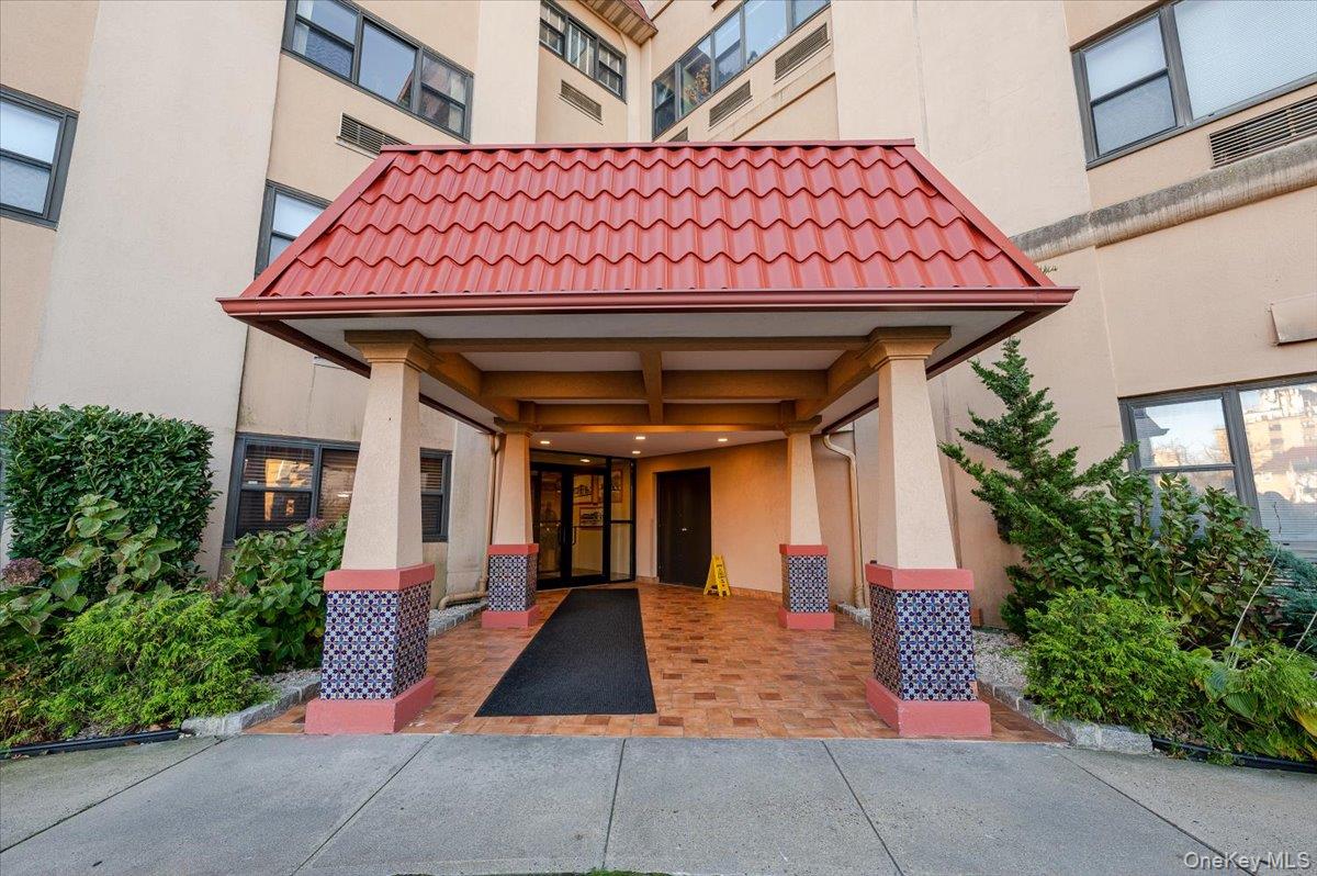 185 W Park Avenue, Unit 201 photo 2