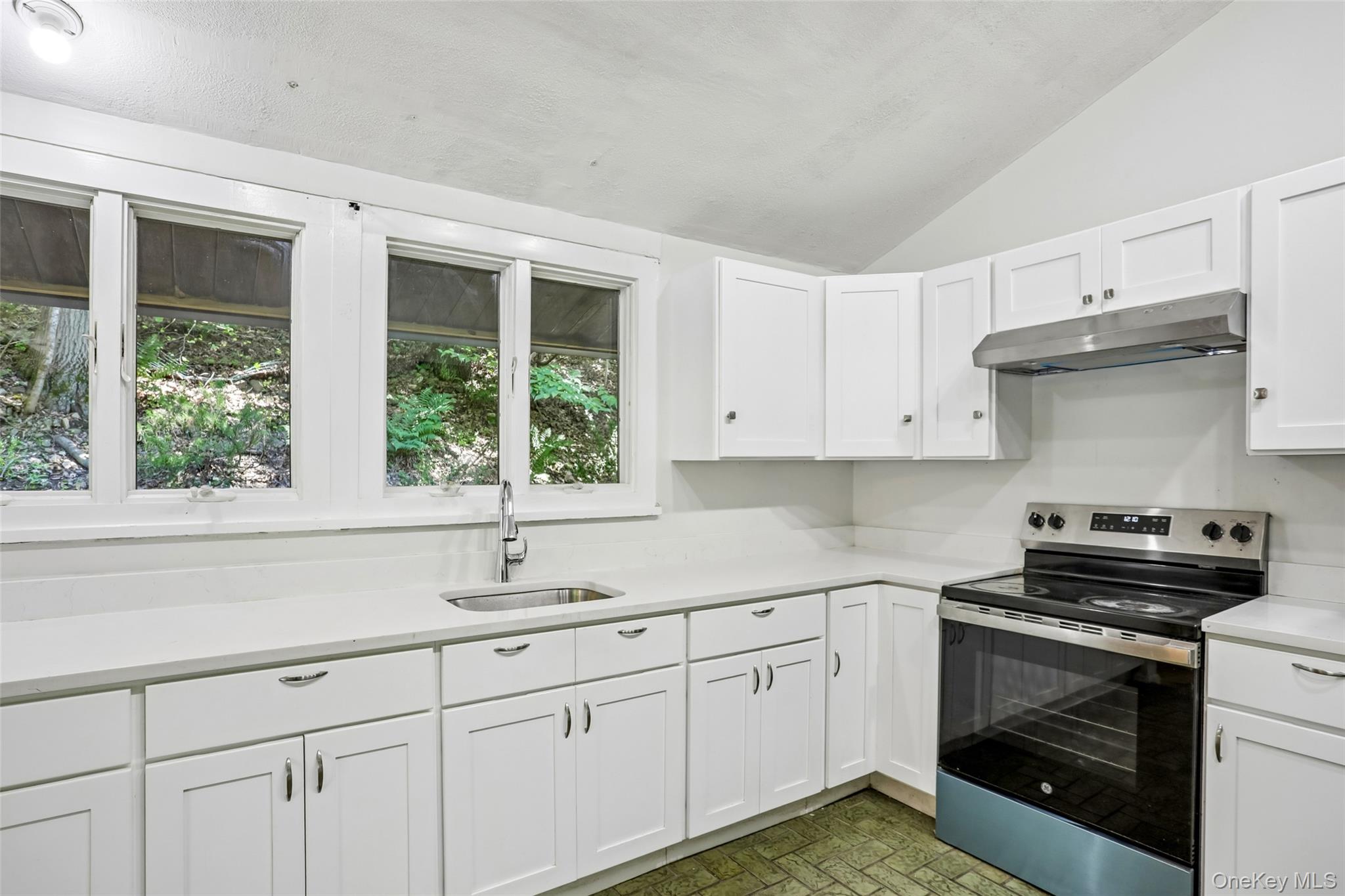 951 Haverstraw Road – For Sale photo 2