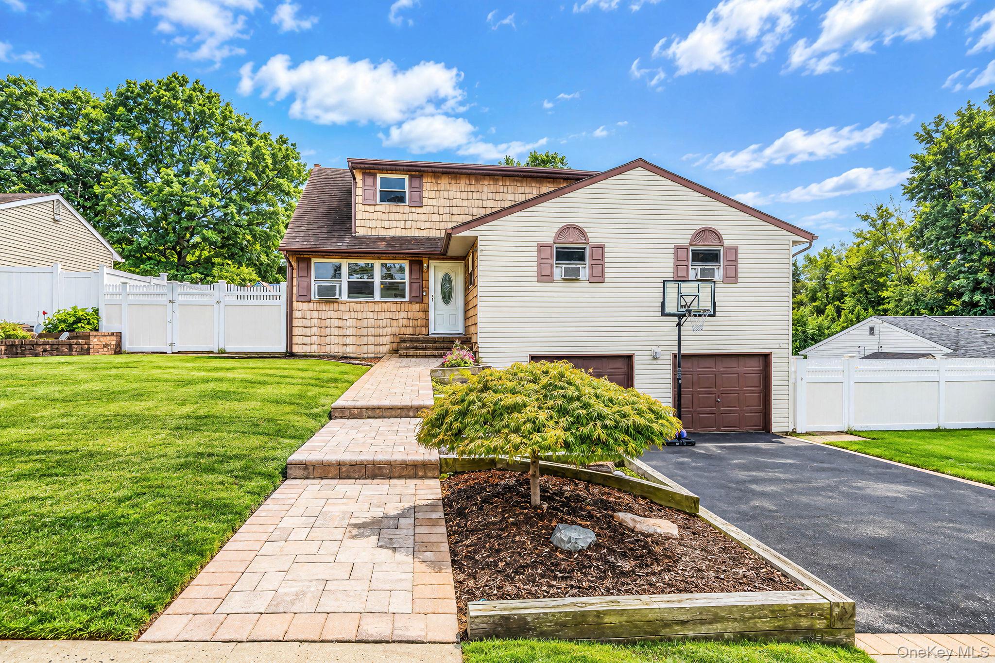 12 Carston Street – For Sale