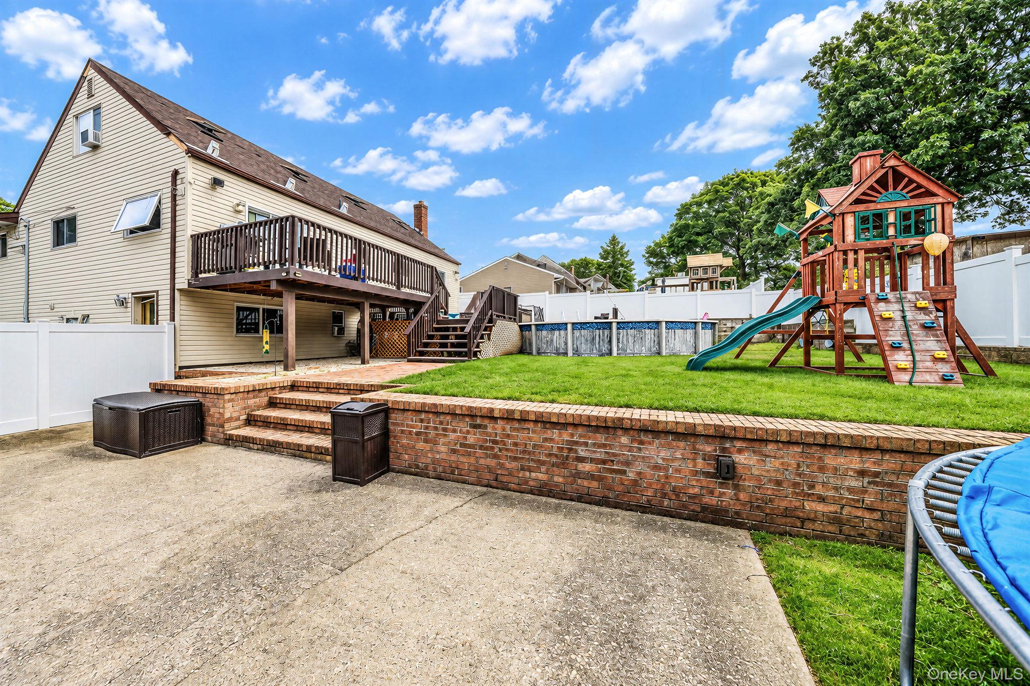 12 Carston Street – For Sale photo 37