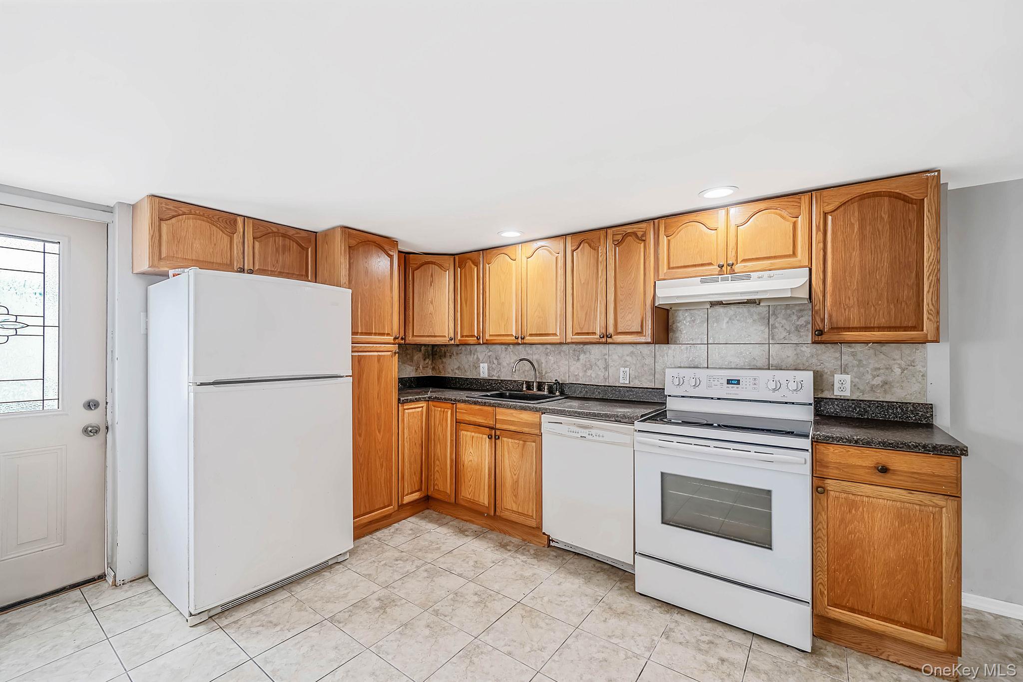 12 Carston Street – For Sale photo 30