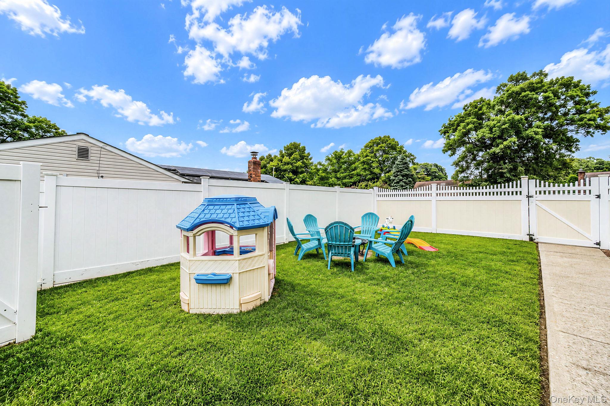12 Carston Street – For Sale photo 40