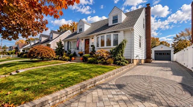 120 Barrymore Boulevard – For Sale photo 2
