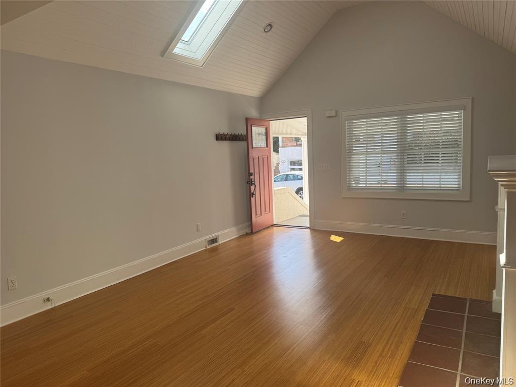46 Clayton Avenue – For Rent photo 4