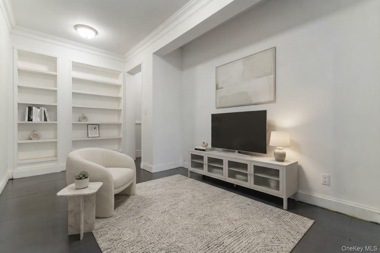2 Sadore Lane, Unit 1E
