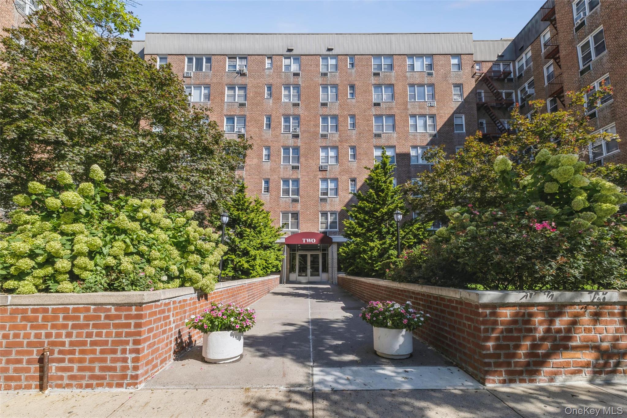 2 Sadore Lane, Unit 1E photo 3