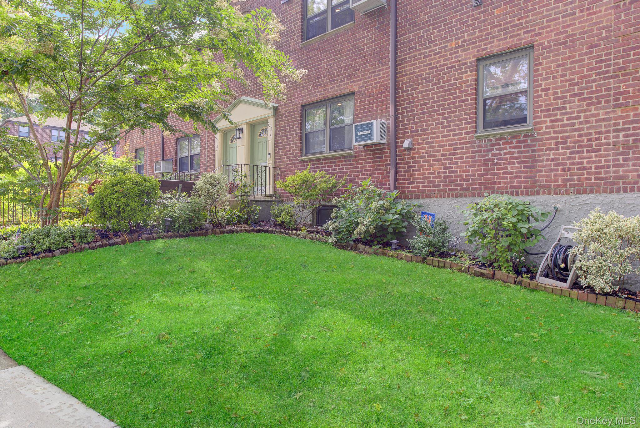 245-14 61st Avenue, Unit 0126 photo 21
