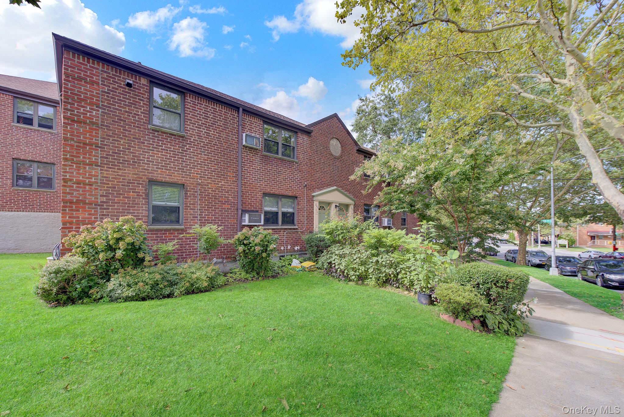 245-14 61st Avenue, Unit 0126 photo 22