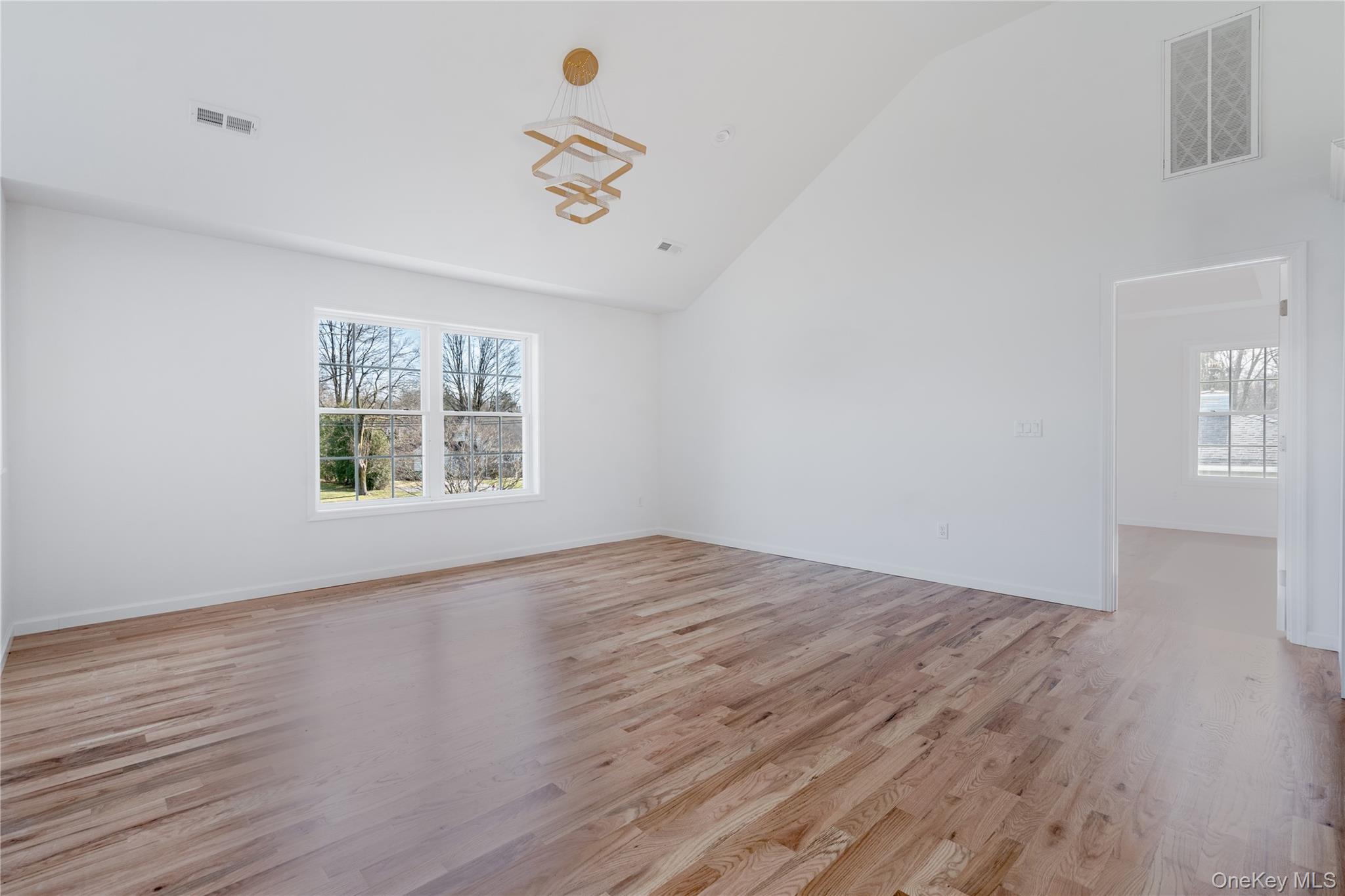 157 S Quaker Lane – For Sale photo 7