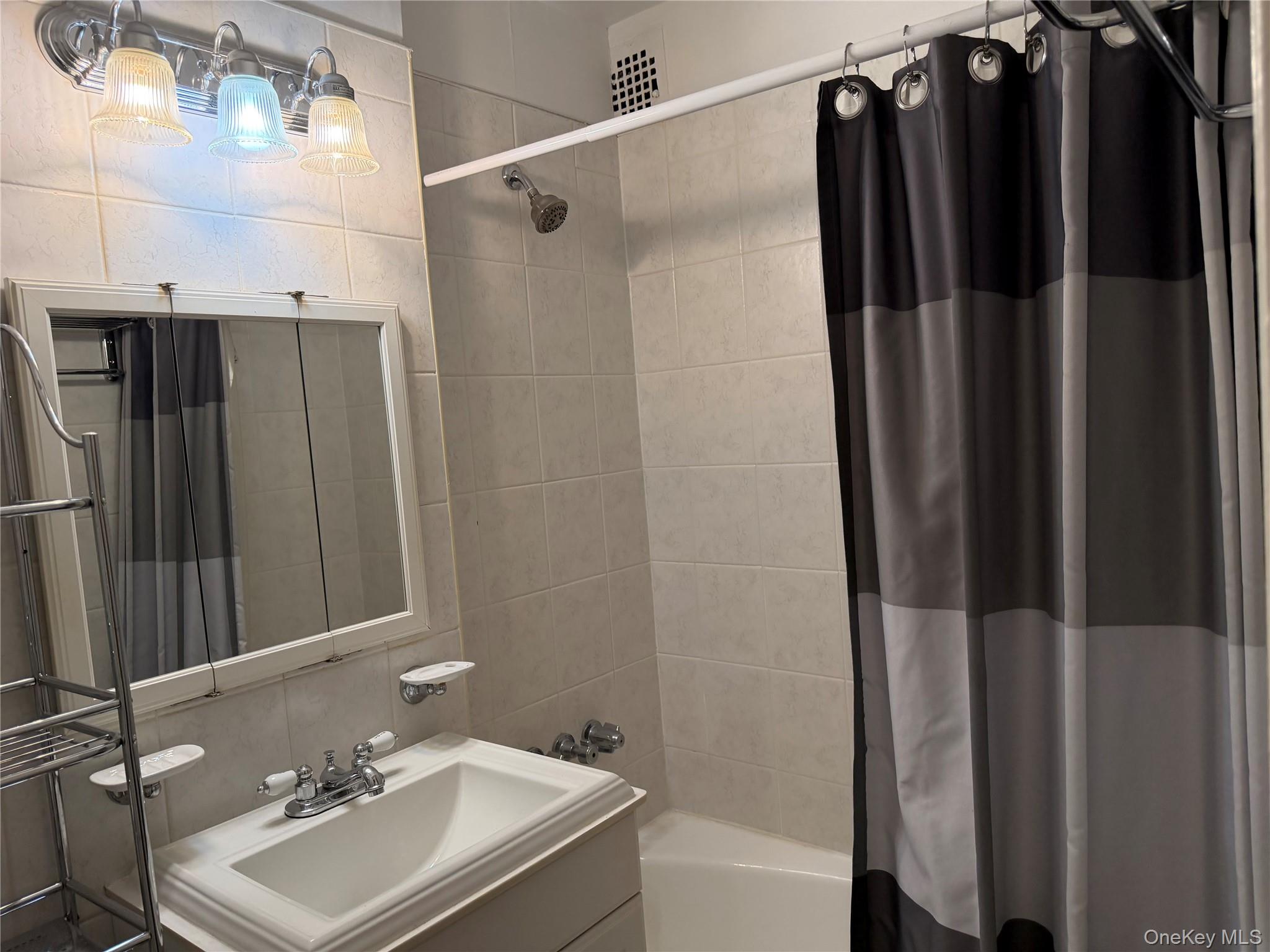 43-25 Douglaston Parkway, Unit 4E photo 9