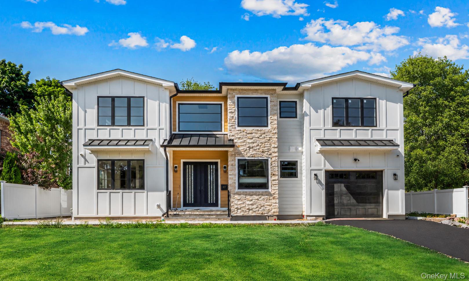 97 North Court – For Sale