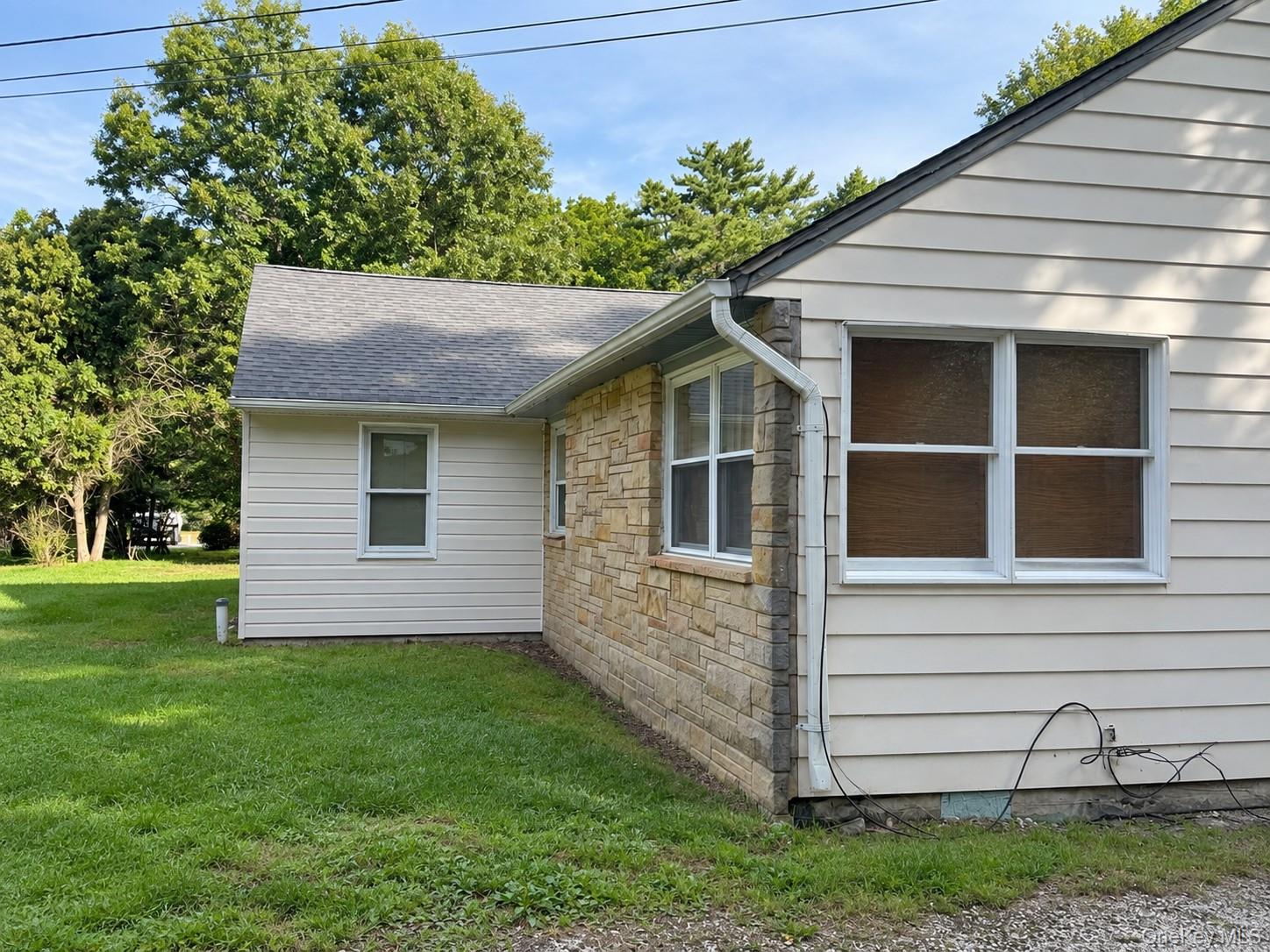 715 E Hampton Sag Harbor Turnpike – For Sale photo 2