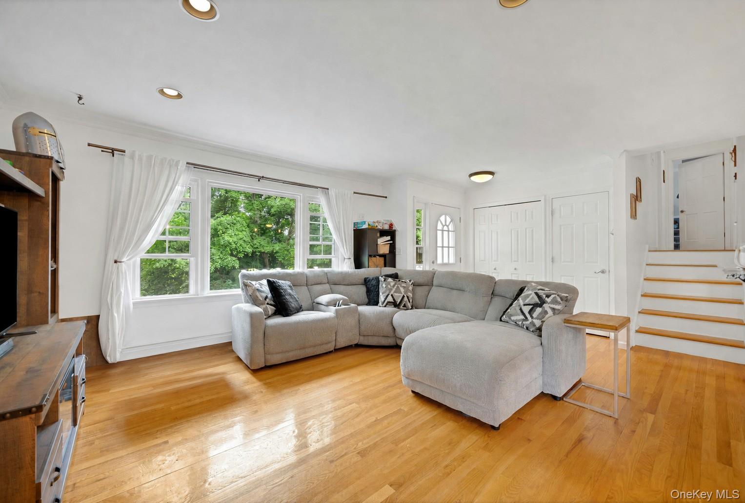 18 Valley Drive – For Sale photo 3