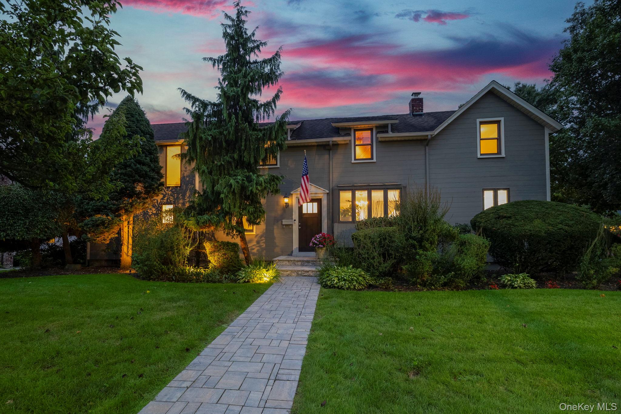 3186 William Street – For Sale
