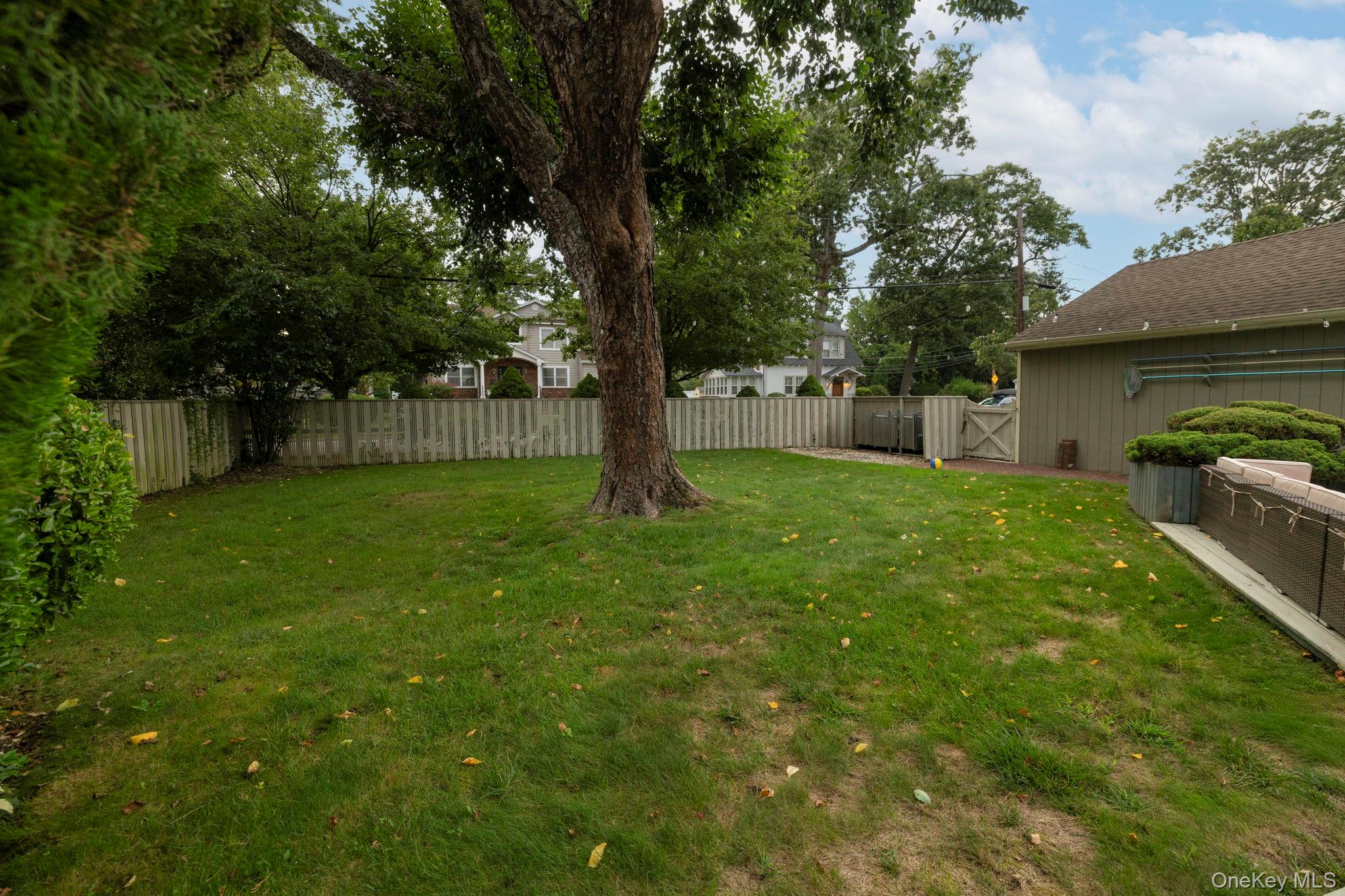 3186 William Street – For Sale photo 44