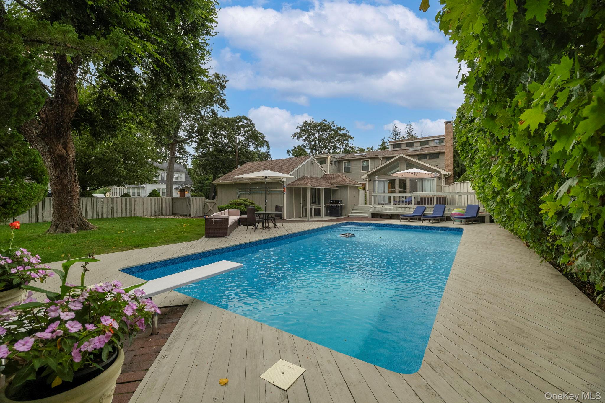 3186 William Street – For Sale photo 43