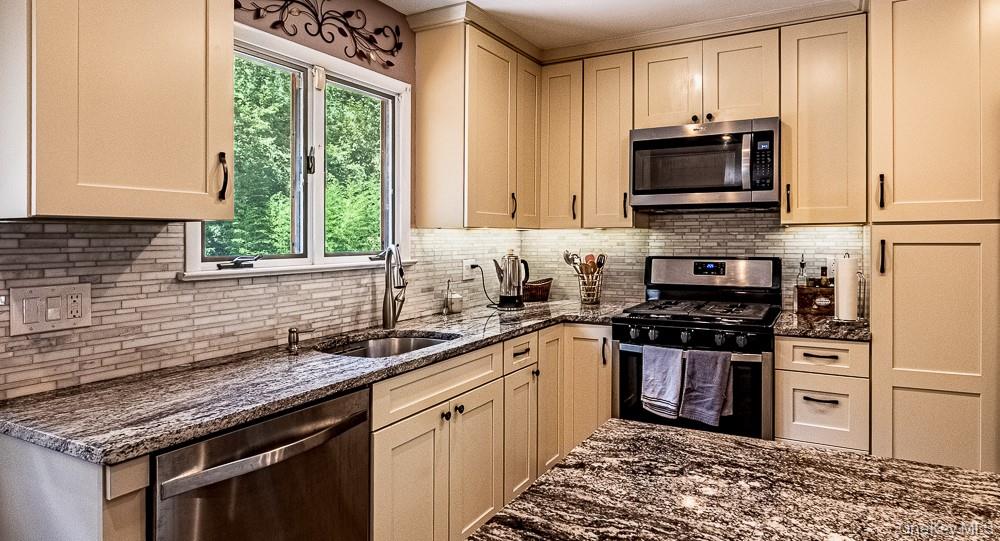 8 W Caroline Drive W – For Sale photo 8