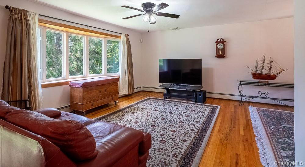 8 W Caroline Drive W – For Sale photo 5