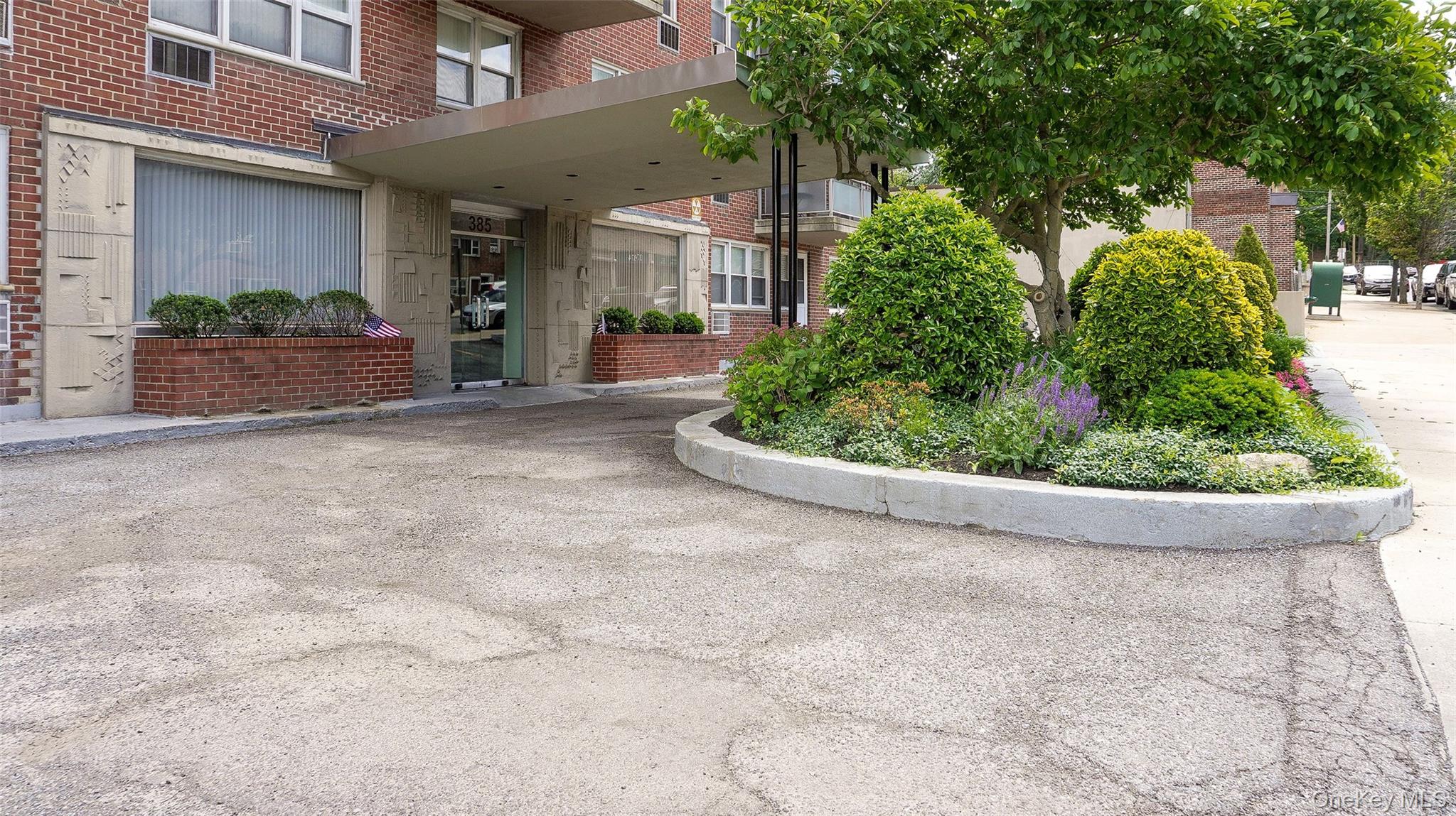 385 Mclean Avenue, Unit 1G photo 7