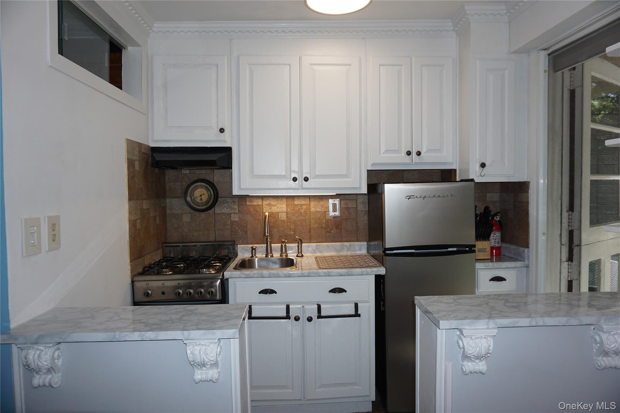 385 Mclean Avenue, Unit 1G photo 6