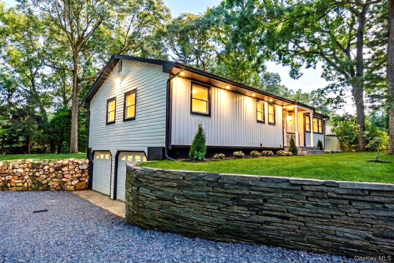 14 Camelot Lane – For Sale