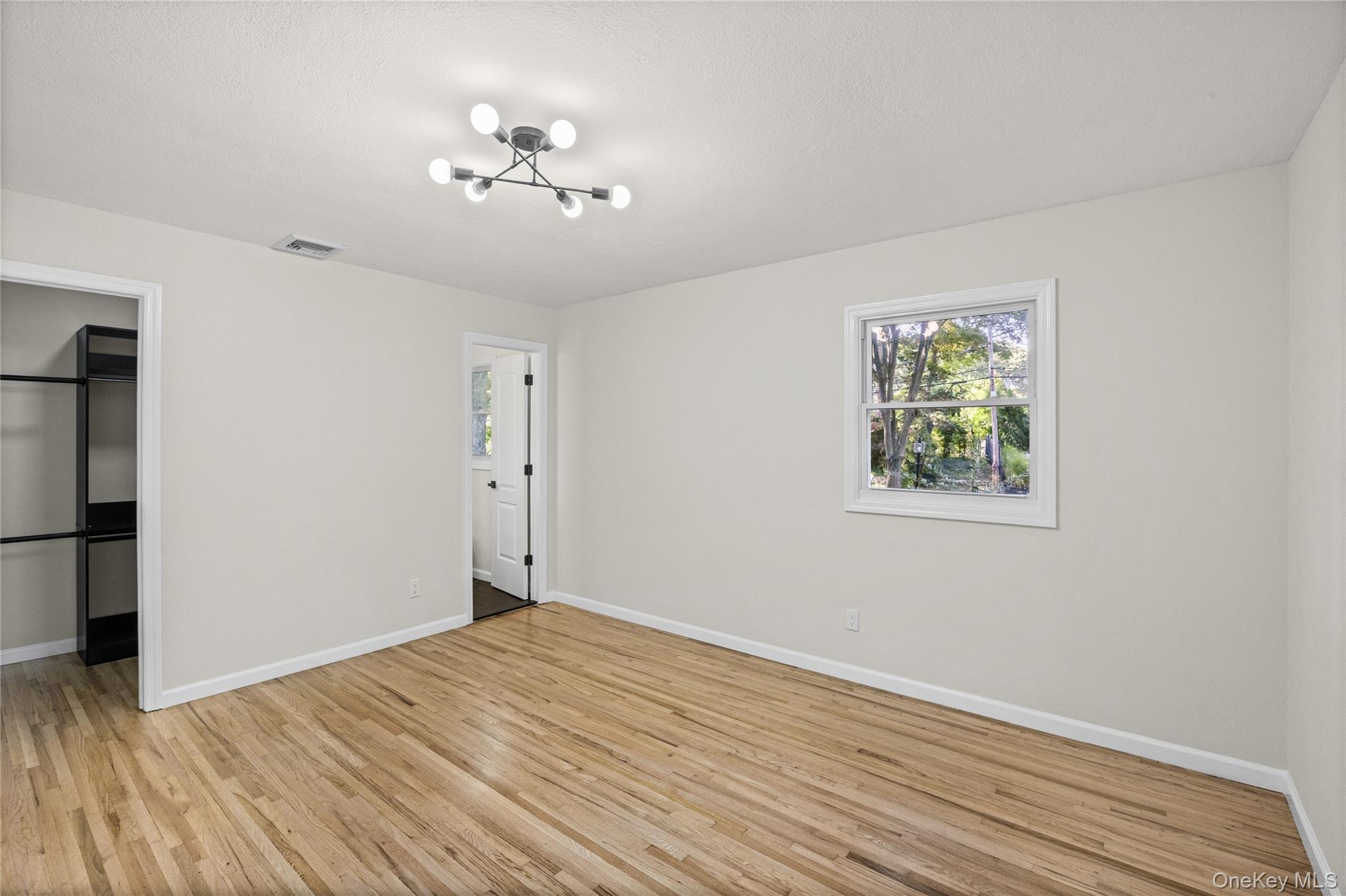 14 Camelot Lane – For Sale photo 28