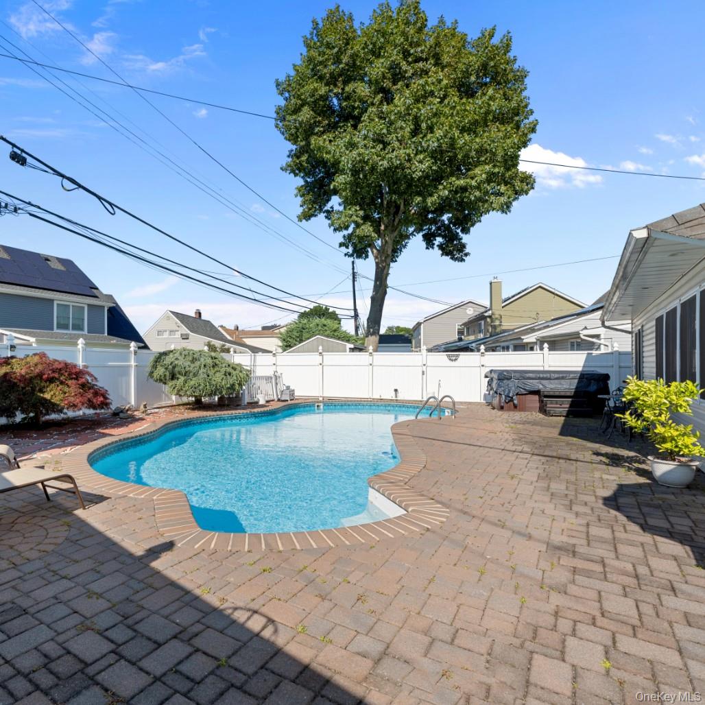 27 Eden Lane – For Sale photo 11