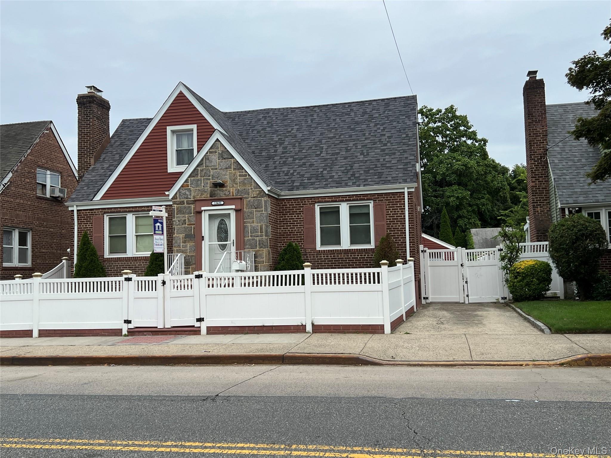 134-33 Hook Creek Boulevard – For Sale