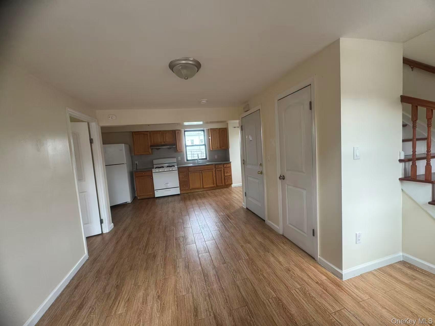 18-19 College Point Boulevard, Unit 2FL photo 3