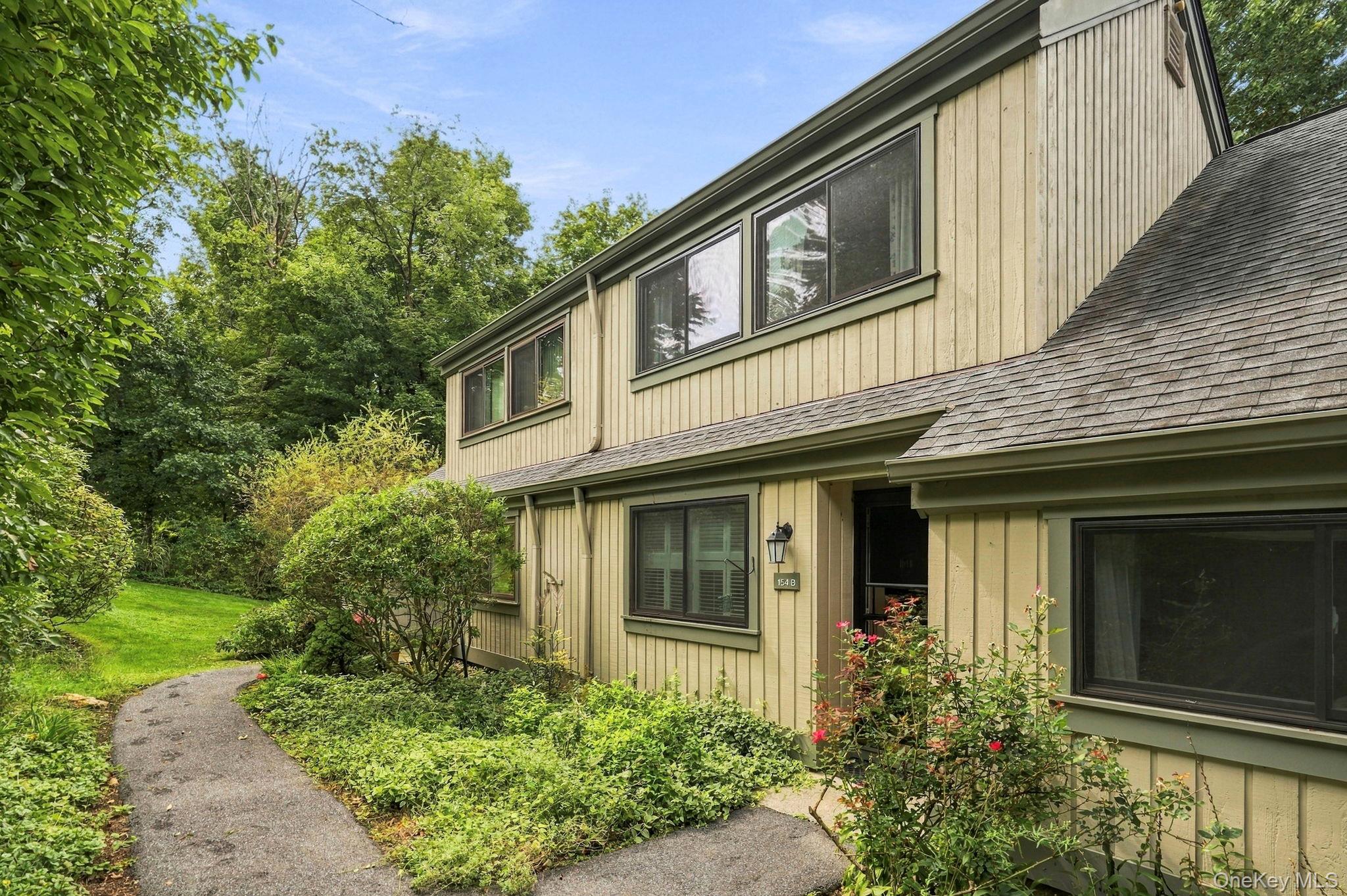 154 Heritage Hills, Unit B photo 2
