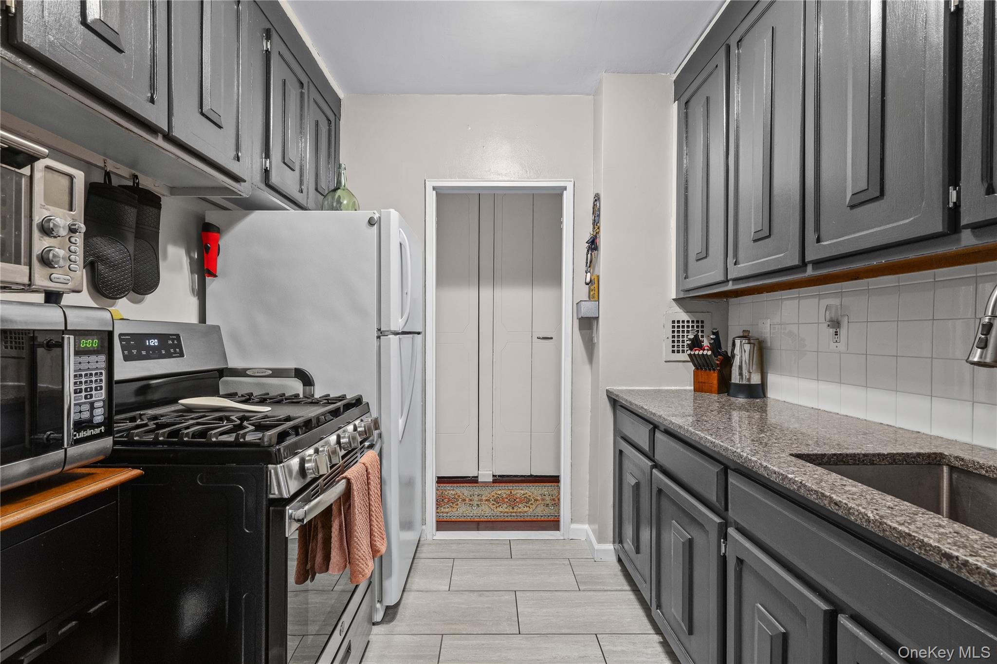 360 Westchester Avenue, Unit 503 photo 4