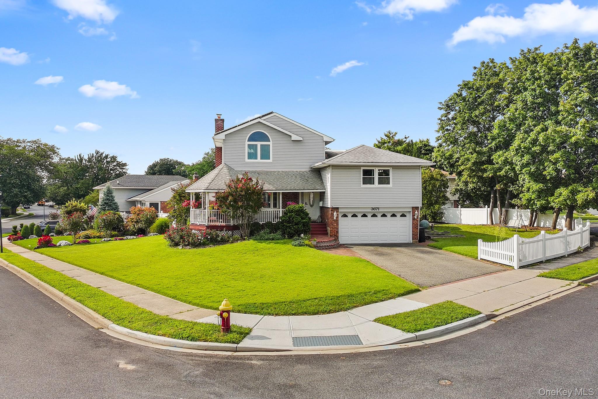 3671 Adele Court – For Sale photo 2