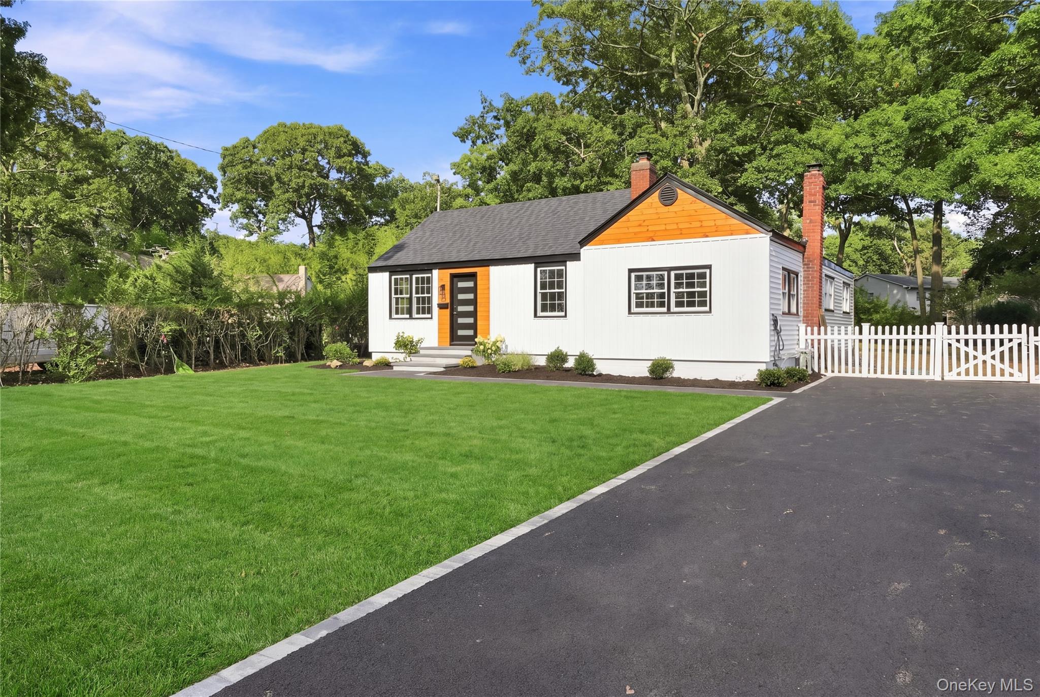 13 Campbell Lane – For Sale photo 2