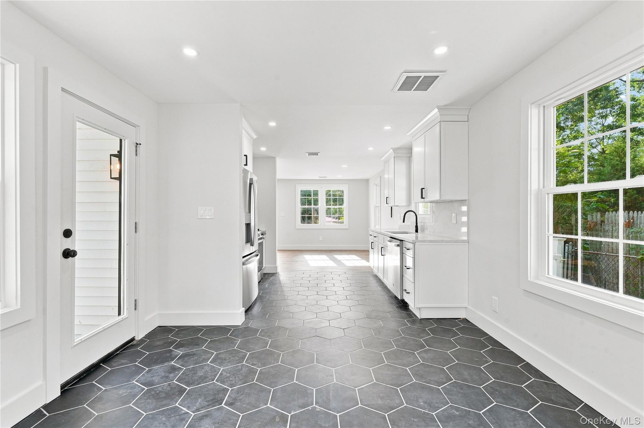 13 Campbell Lane – For Sale photo 14