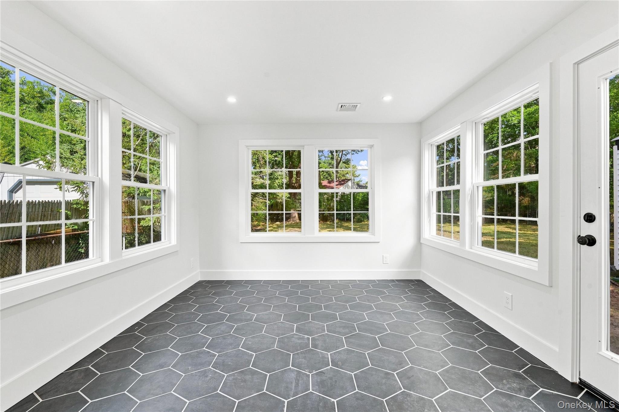13 Campbell Lane – For Sale photo 13