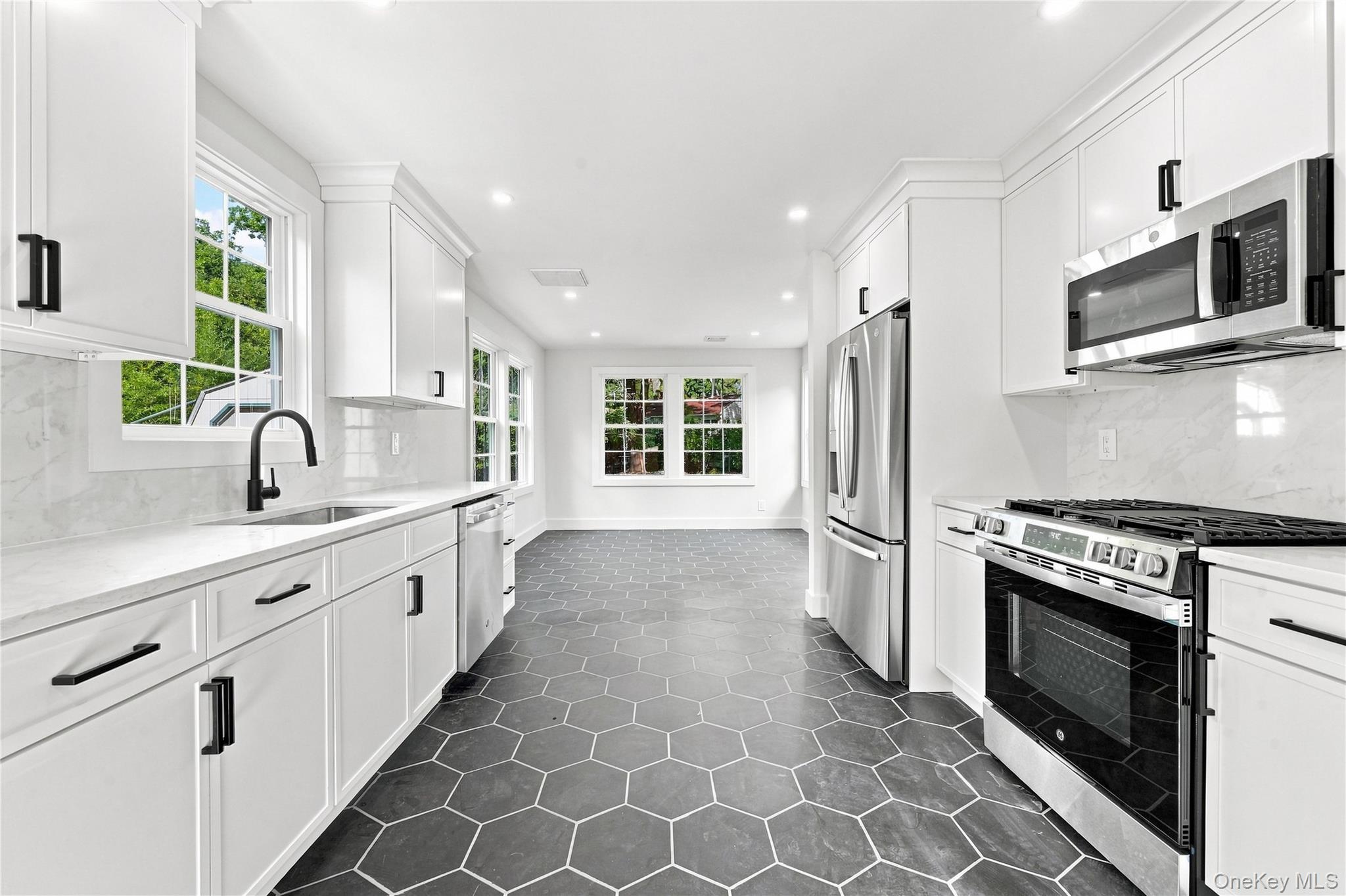 13 Campbell Lane – For Sale photo 9