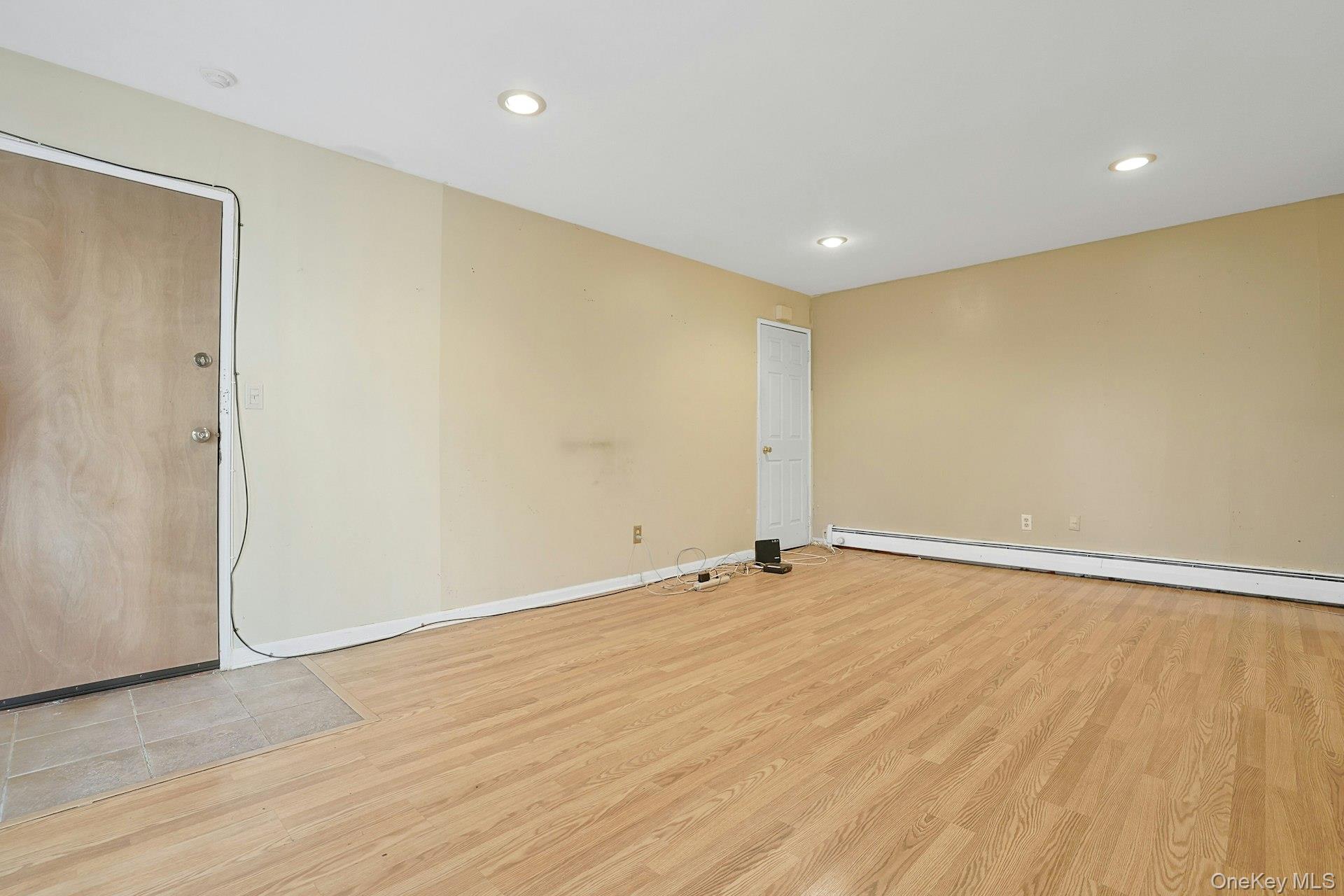 205 Sneden Place W, Unit 205 photo 6