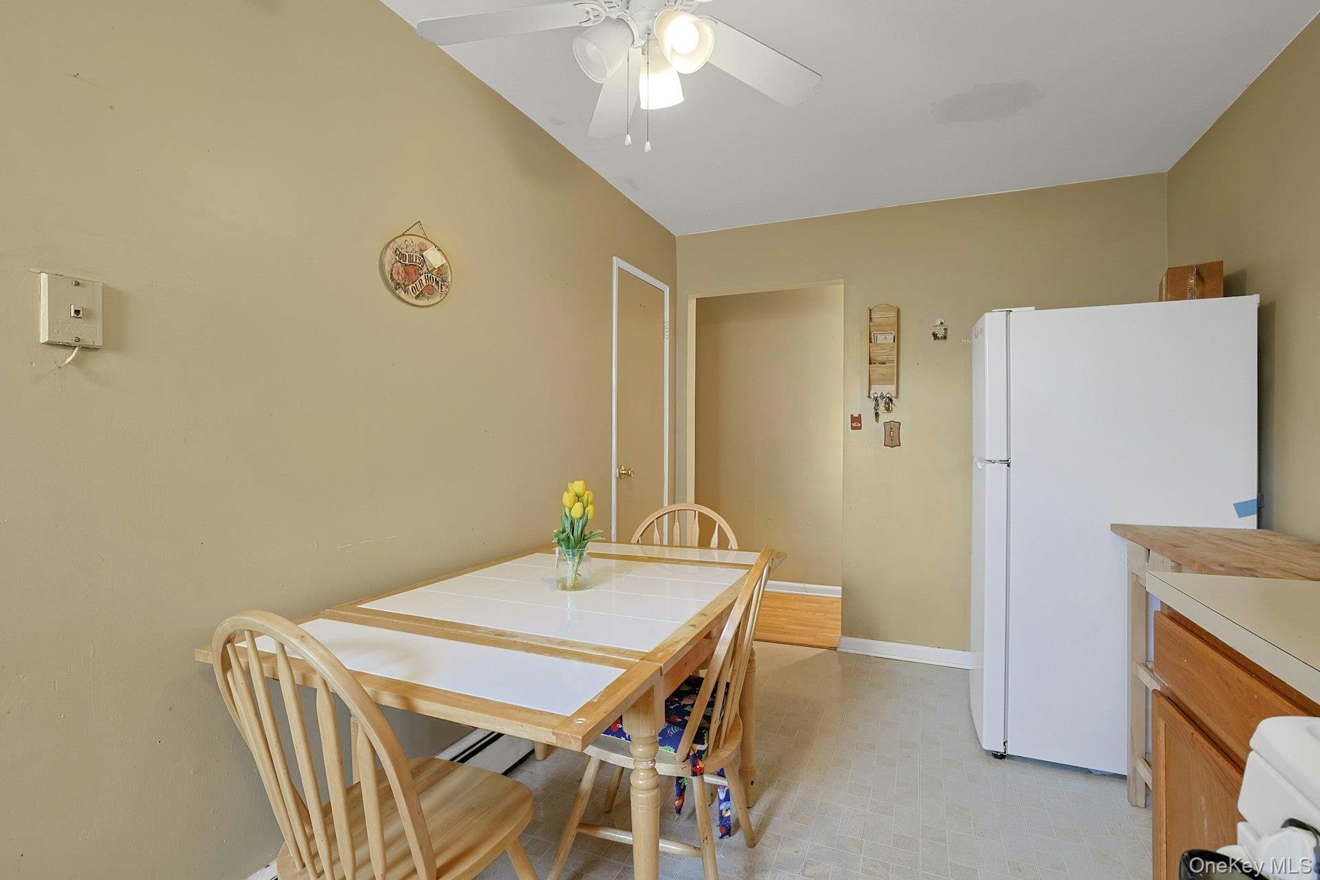 205 Sneden Place W, Unit 205 photo 12