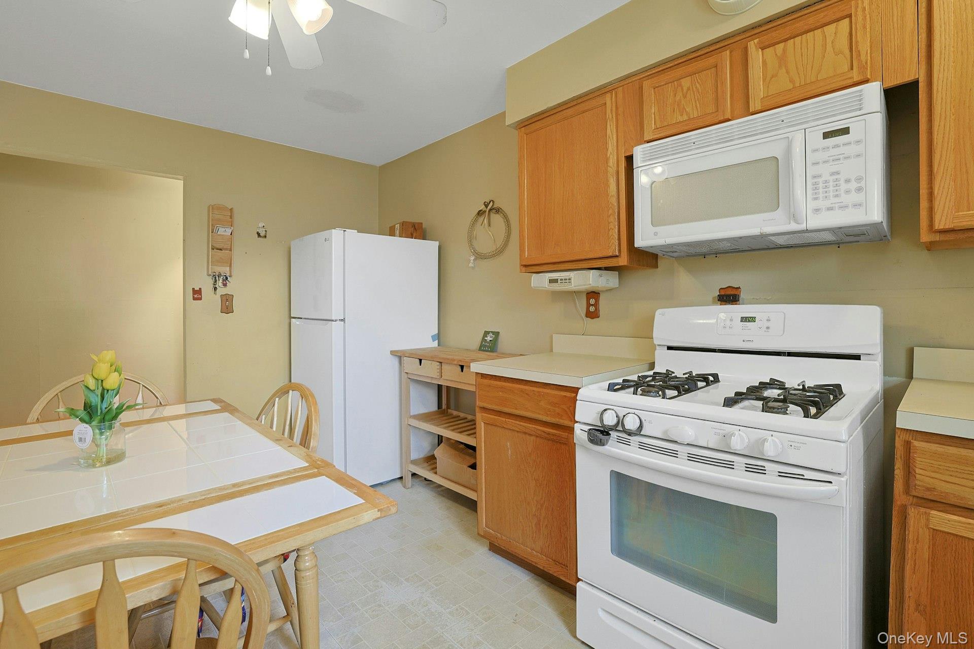 205 Sneden Place W, Unit 205 photo 11
