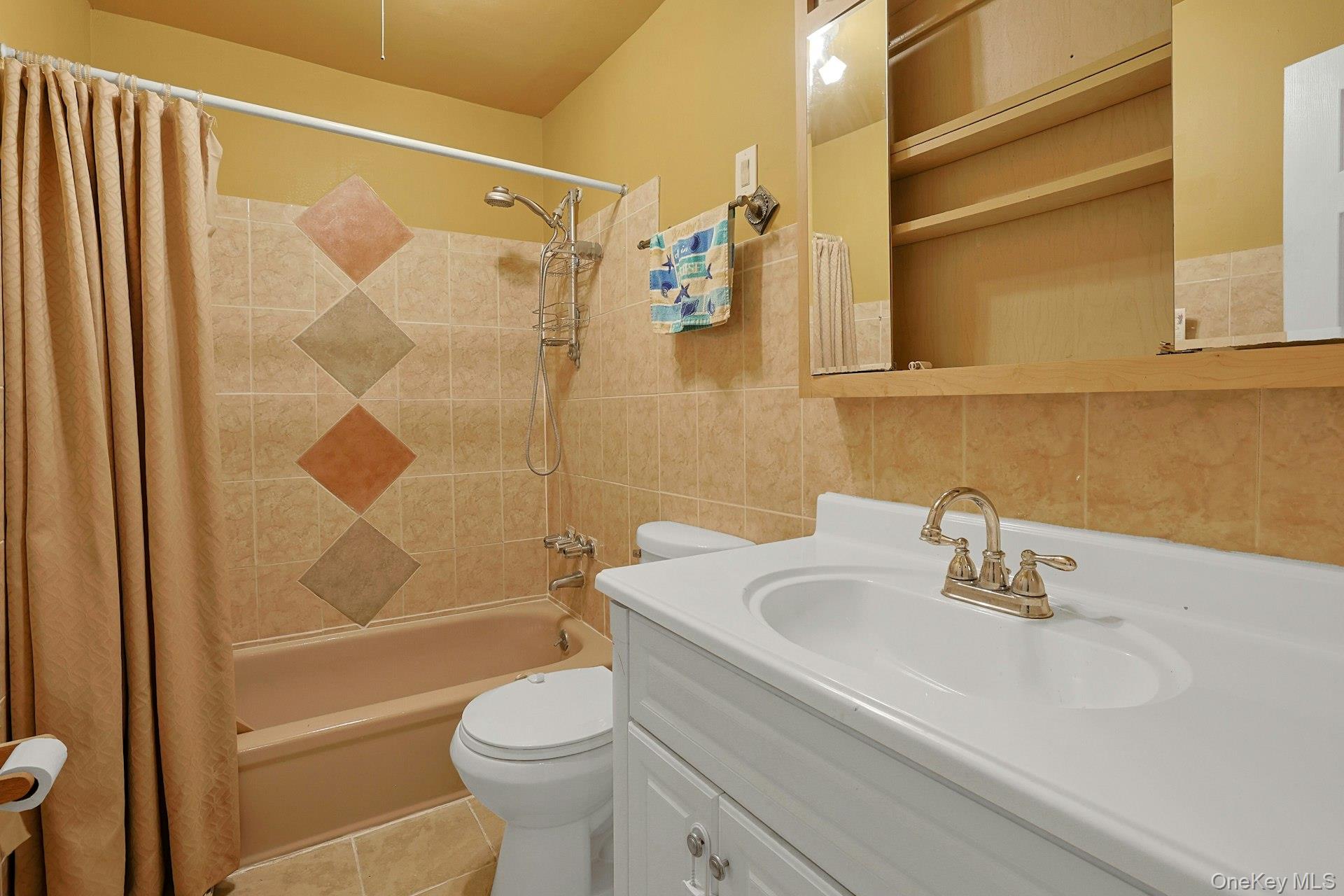 205 Sneden Place W, Unit 205 photo 15